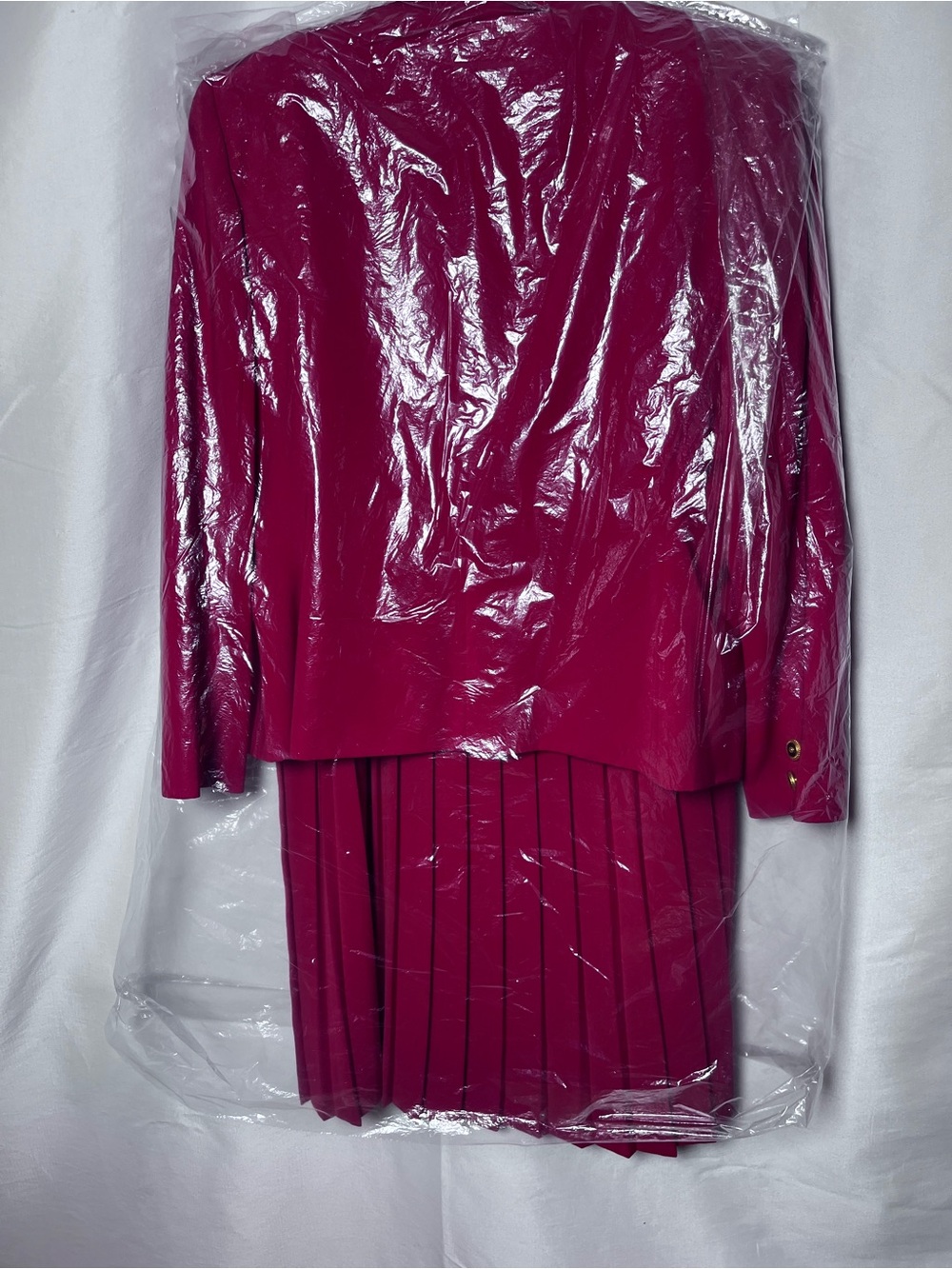 RedTwo-Piece Pleated Skirt Set